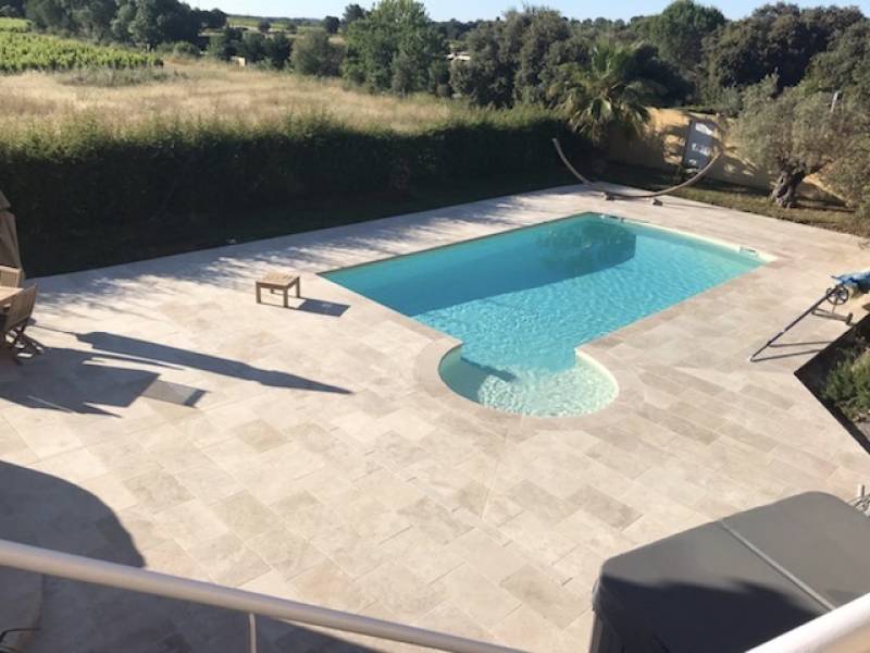 Carrelage en Pierre Naturelle : Travertin et Pierre de France avec FRANCEPIERRE – Livraison à Toulon