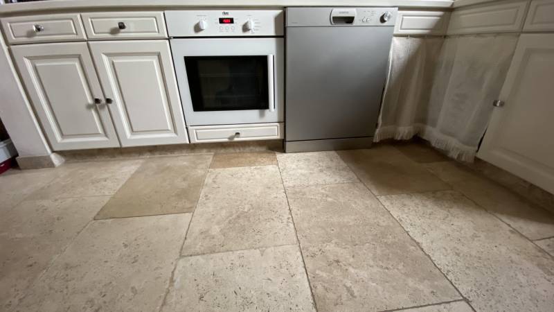 Travertin Pas Cher pour intérieur en cuisine : Votre Pierre Naturelle de Qualité en Île-de-France avec Francepierre