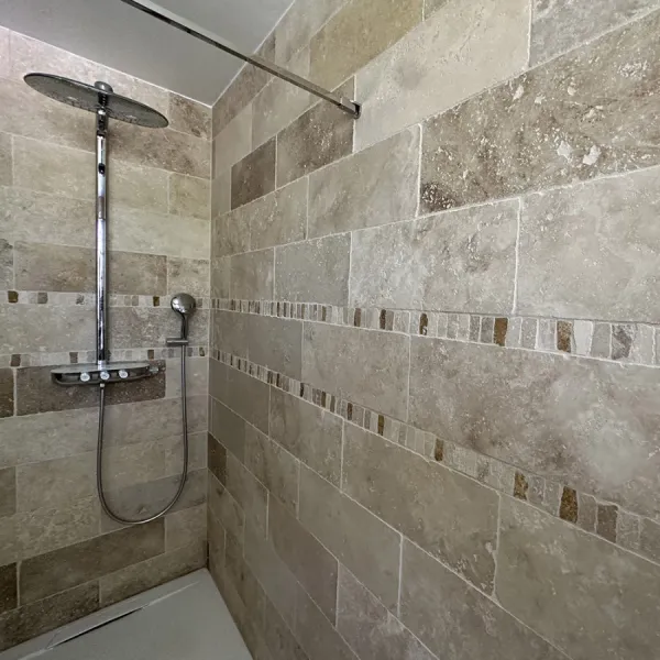 Carrelage en Pierre Naturelle : Travertin avec FRANCEPIERRE livraison Aix-en-Provence