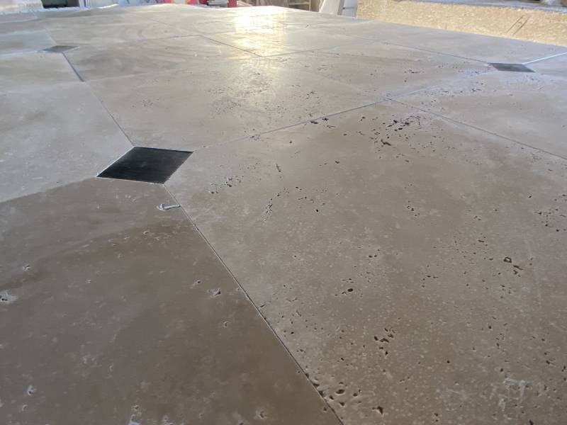 Travertin pour séjour, salle à manger proche Bordeaux, usine et stock en Dordogne entre Périgueux et Bergerac