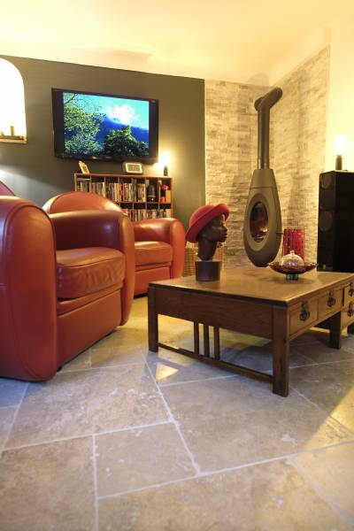 Dallage en Travertin pour Intérieur salon : Élégance, Durabilité et Confort