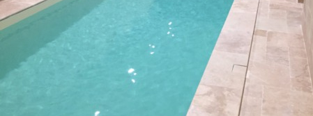 Margelle de piscine en Travertin pierre naturelle