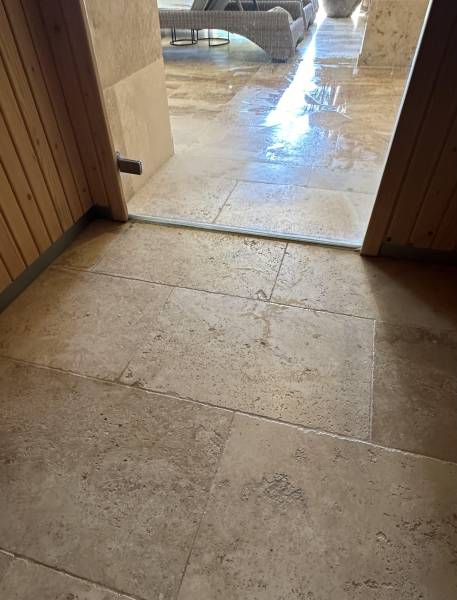 Fabricant Français, Tailleur de Pierre et Négoce de Carrelage Travertin en Pierre Naturelle près de Tarascon, Beaucaire et Saint-Rémy-de-Provence