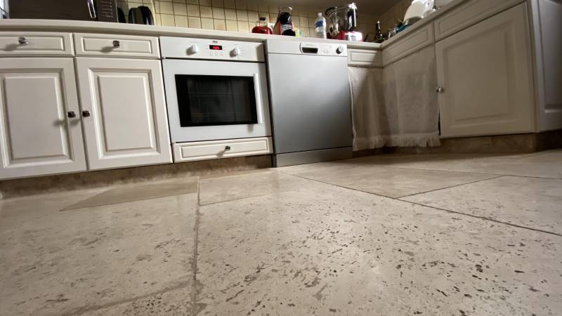 Francepierre, une Entreprise Physique et de Confiance pour le Travertin et les Pierres Naturelles. Paris, Narbonne, Bordeaux, Lyon, Corse