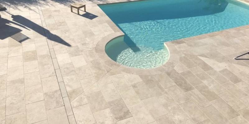 Quel matériaux choisir ? Le Travertin ou le carrelage pour les sols extérieurs ? PARIS