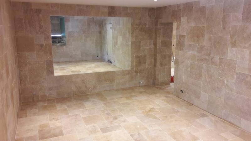 Terrasse en carrelage pierre naturelle Travertin à Bordeaux