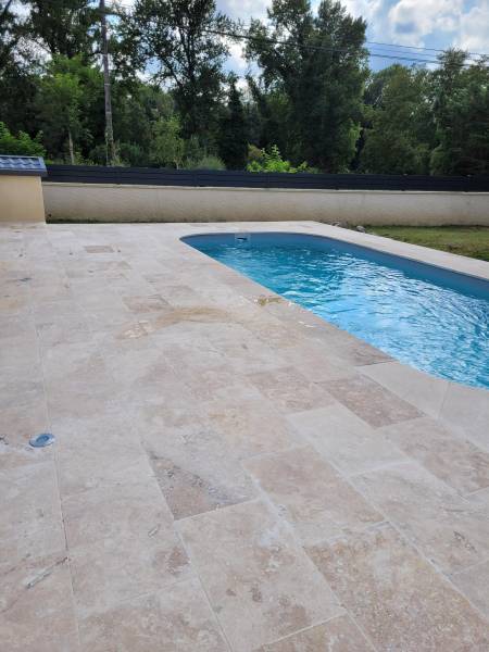 Margelle en Travertin pierre naturelle pour piscine