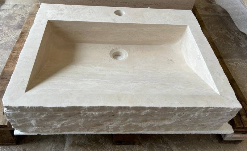Vasque et évier en Travertin pierre naturelle à Combiers 34 entre Béziers et Narbonne