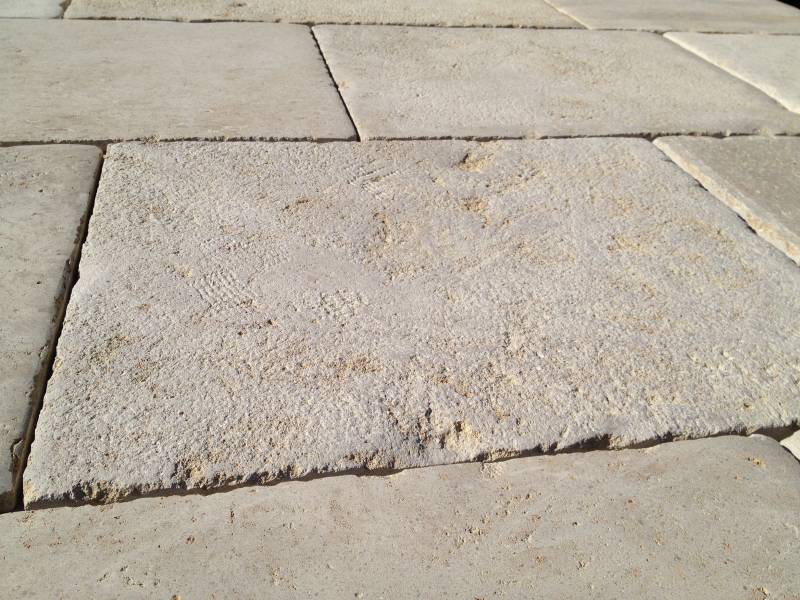 Margelle de piscine en pierre naturelle LYON et VILLEFRANCHE 69