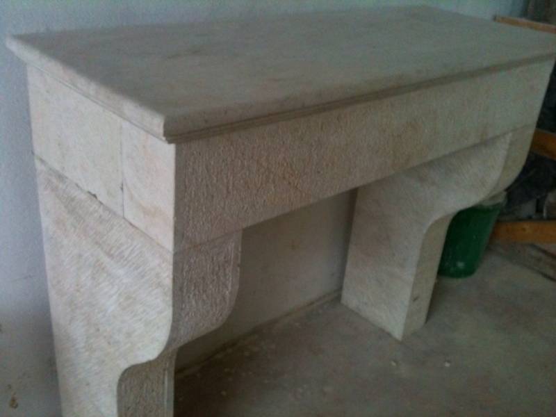 Tailleur de pierre à SAINT QUENTIN LA POTERIE, LUSSAN et UZES dans le GARD 30.