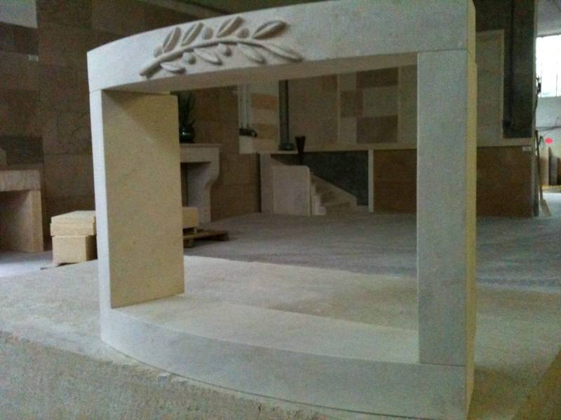 Tailleur de pierre à CASTILLON DU GARD, VERS PONT DU GARD, proche UZES