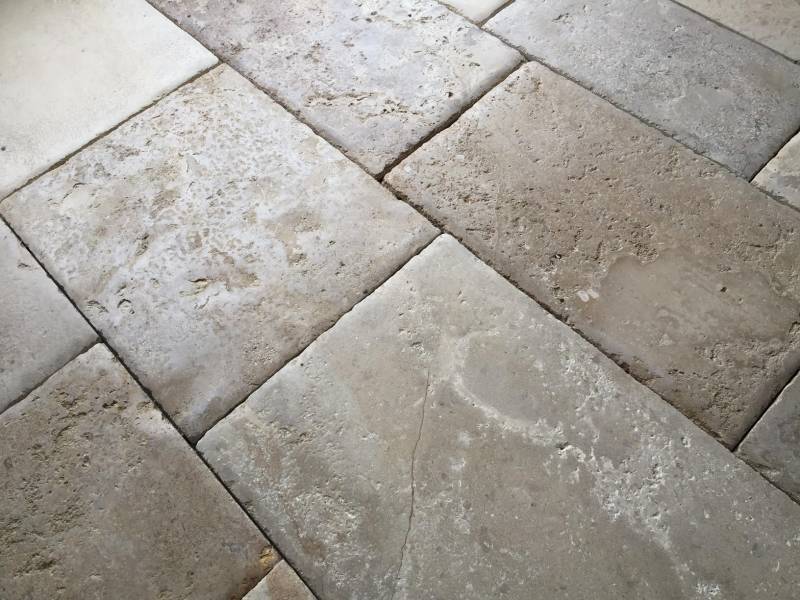 Sol en pierre du Périgord vieilli main, Apt Vaucluse 84