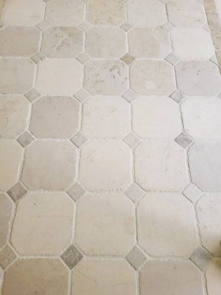 Les parements et pavés en pierres naturelles: un choix durable et élégant