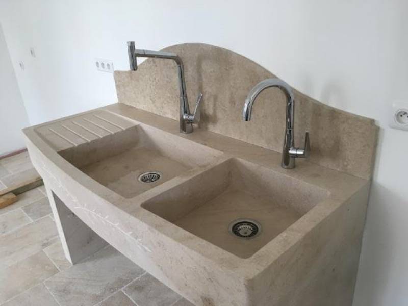 Tailleur de pierre à proche MONTAREN, et UZES dans le GARD 30