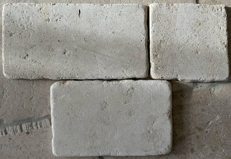 Pavé ANTICA© en Pierre Naturelle de France pour Passage de Voiture et Entrée de Garage – Durabilité et Esthétique.