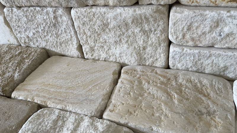 Pavé en pierre naturelle de Dordogne Périgord Montagnac d'Auberoche, (gisement Limeyrat)