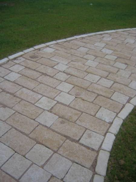 Pavés en pierre naturelle, Vaison la Romaine