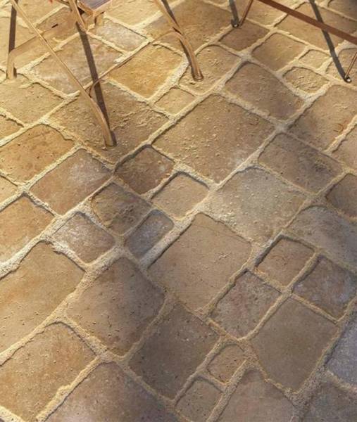 Calade pierre de Dordogne et pavé Lubéron 84 et Alpilles 13