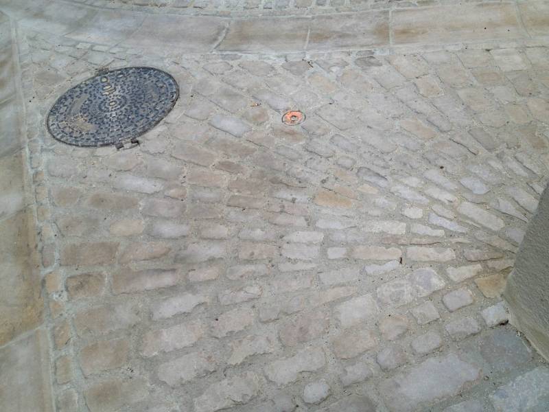 Pavés ancien en pierre naturelle UZES