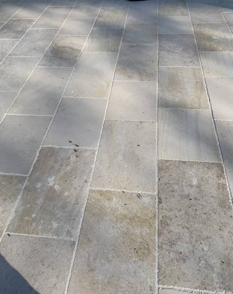 Carrelage pierre claire pour intérieur et extérieur en terrasse ou plage de piscine PARIS - BORDEAUX