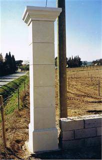 Pilier pierre naturelle à UZES