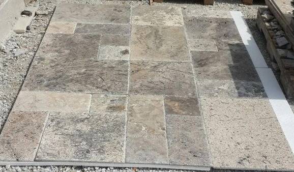 Travertin Gris Silver pierre naturelle proche Tarascon et Lunel