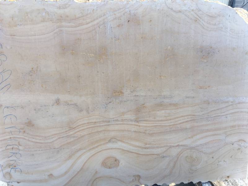 Pierre de FRANCE en tranche . Pierre Naturelle au showroom de Paris : 36 rue de Bourgogne 75007 PARIS (uniquement sur RDV)