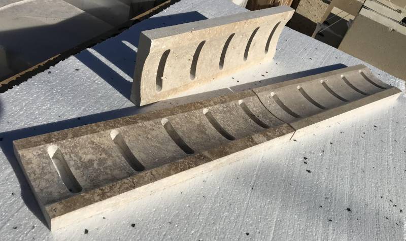 Travertin margelle et grille de caniveau pour piscine et bassin Montpellier, Béziers