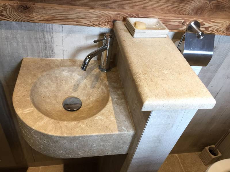 Evier en pierre naturelle beige à Lyon 69