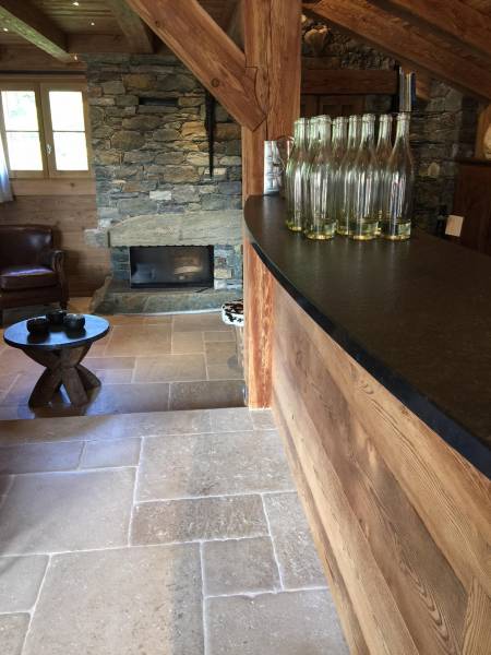 Carrelage en Vieille dalle de Dordogne, pierre naturelle à Lyon 69