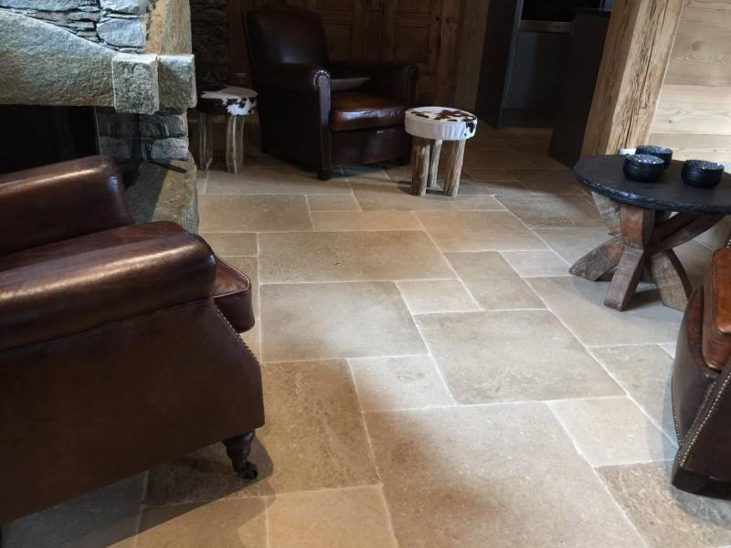 Pierre naturelle à NIMES 30, entre Montpellier 34 et Avignon 84