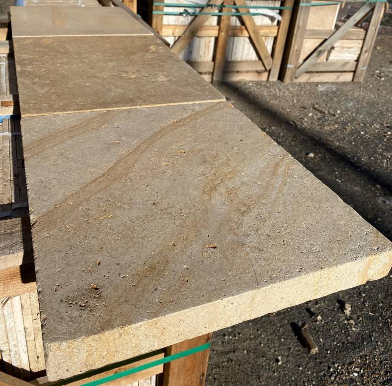 Vente de carrelage en pierre naturelle à Nîmes, visitez nos 2 showrooms du Gard proche Hérault et Vaucluse.