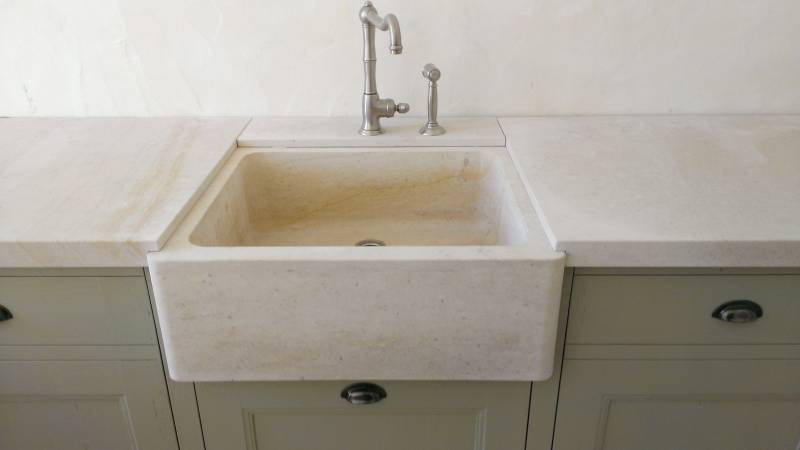 Éviers timbre d'office en pierre naturelle + plan de travail