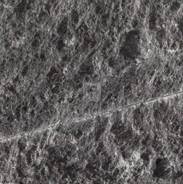 Bleu du Hainaut, pierre de Belgique noire, grise selon finition, La Pierre Naturelle au Showroom de Paris : 36 rue de Bourgogne 75007 PARIS (uniquement sur RDV)