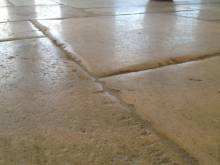 Pierre naturelle vieillie et patinée à la main